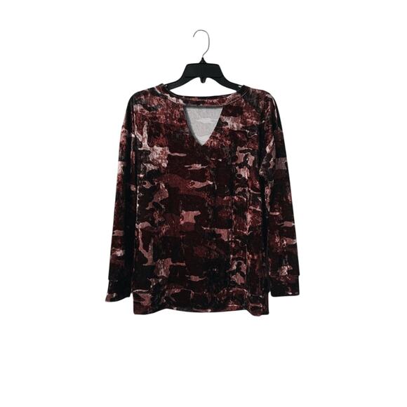 Camoflage Velvet cutout long sleeve top NEW - Picture 4 of 7